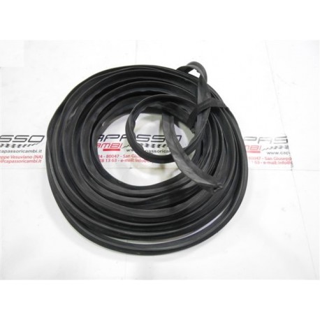GUARNIZIONE SUPERIORE PORTE ALFETTA KIT COMPLETO 4 PORTE N.B. MONTATO SULLE PORTE