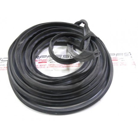 GUARNIZIONE SUPERIORE PORTE ALFETTA KIT COMPLETO 4 PORTE N.B. MONTATO SULLE PORTE 