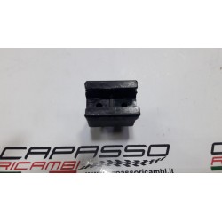 SUPPORTO FERMO PARAURTI ANTERIORE FIAT 126 BIS