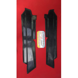 TAPPETI LATERALI SOTTOPORTA DASTRO PIU SINISTRO ALFAROMEO DUETTO