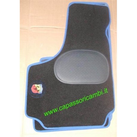 serie tappeti moquettes con logo abarth